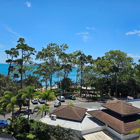 Grand Mercure Allegra Hervey Bay Kültér fotó View of the beach from the hotel