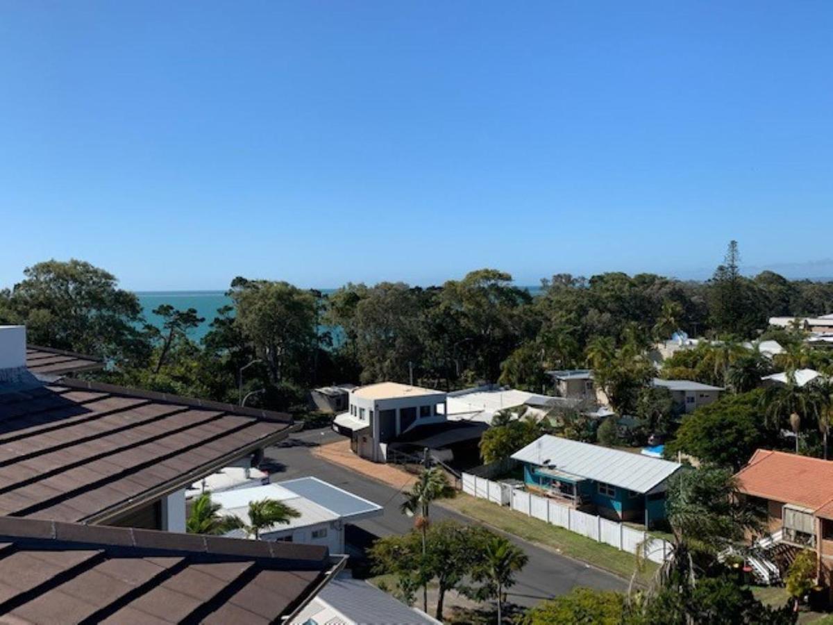 Grand Mercure Allegra Hervey Bay Kültér fotó View of the bay from the town