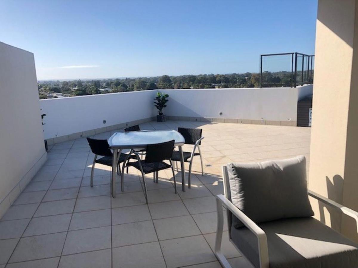 Grand Mercure Allegra Hervey Bay Kültér fotó Rooftop terrace