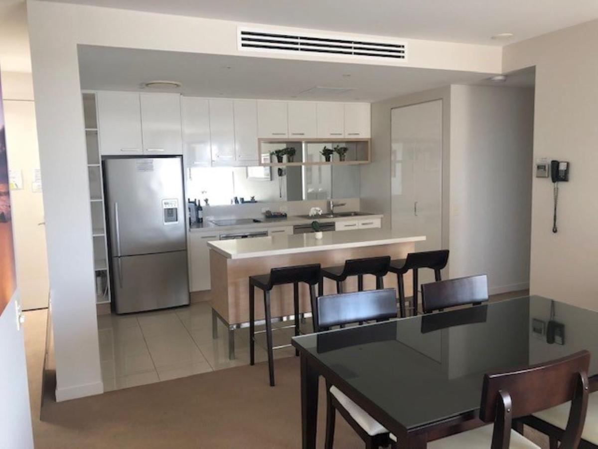 Grand Mercure Allegra Hervey Bay Kültér fotó A kitchen in a typical apartment
