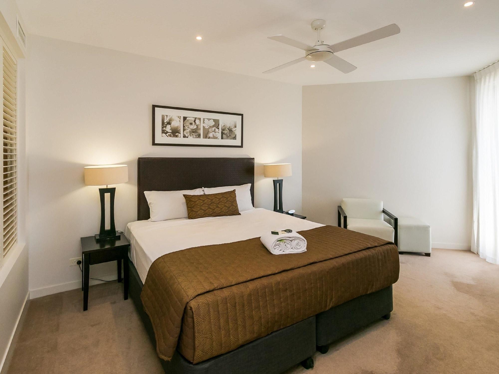 Grand Mercure Allegra Hervey Bay Kültér fotó A bedroom at the hotel