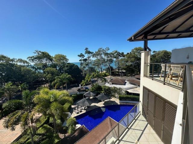 Grand Mercure Allegra Hervey Bay Kültér fotó View from the balcony of a two-bedroom apartment at the Mantra on Saltwater Island