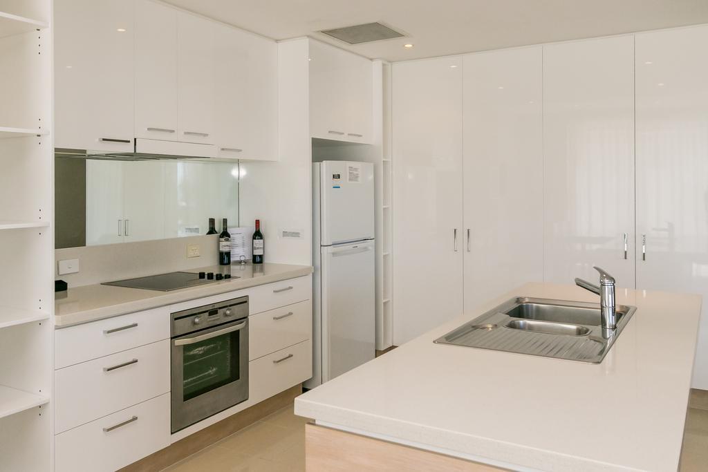 Grand Mercure Allegra Hervey Bay Kültér fotó A modern Australian kitchen