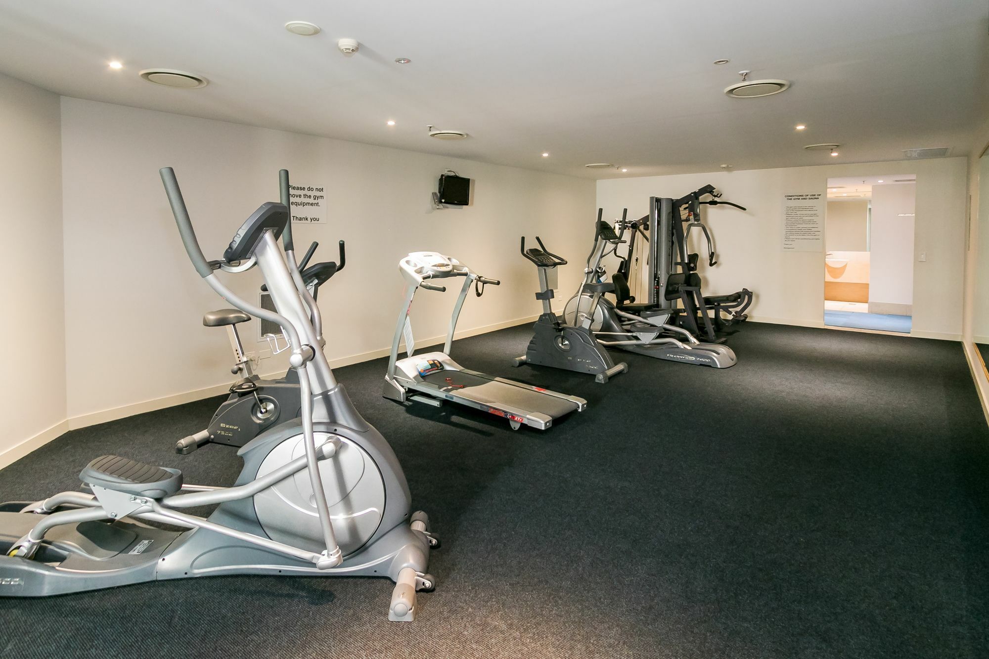 Grand Mercure Allegra Hervey Bay Kültér fotó The gym at the hotel