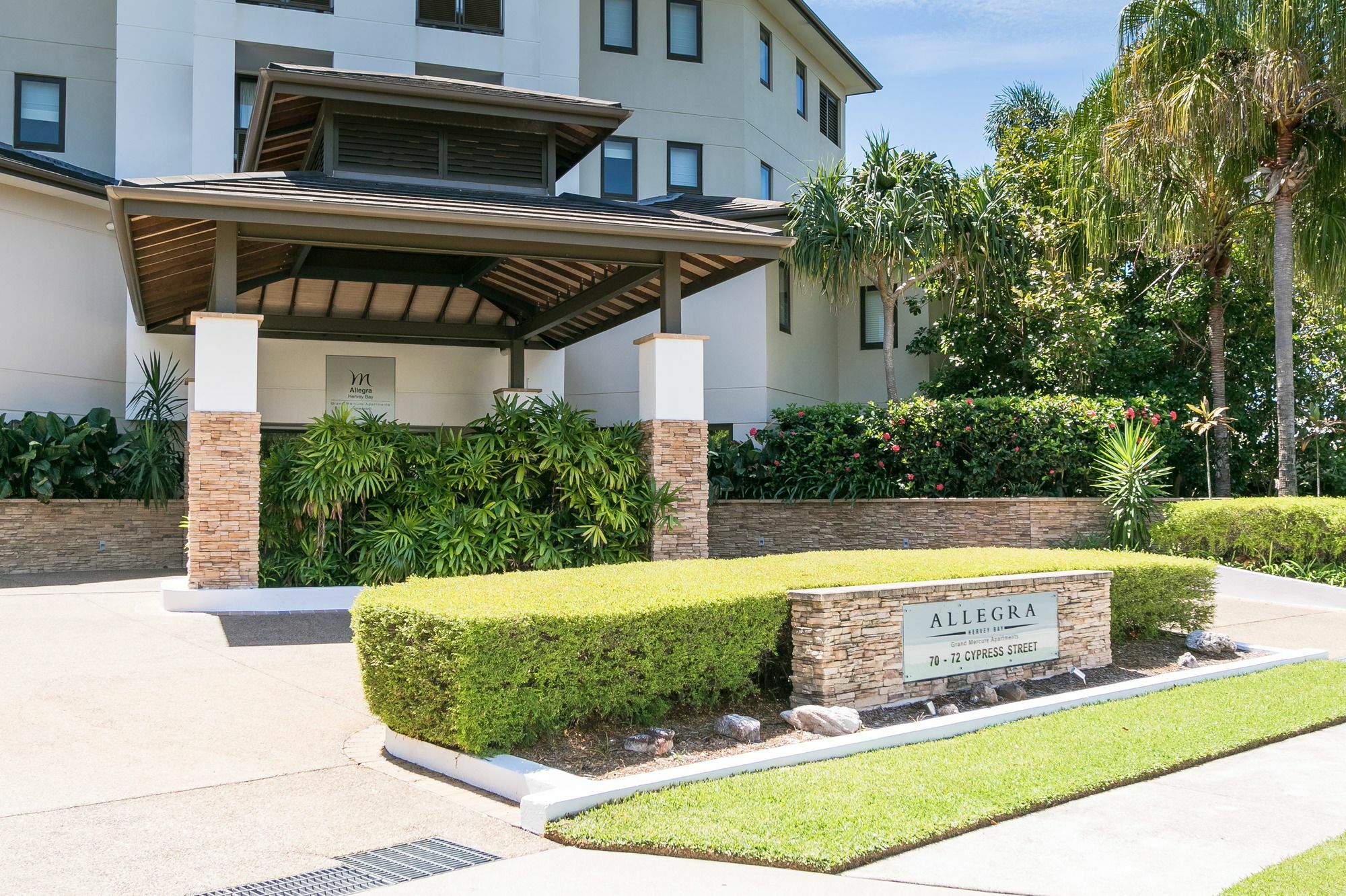 Grand Mercure Allegra Hervey Bay Kültér fotó Entrance to the building