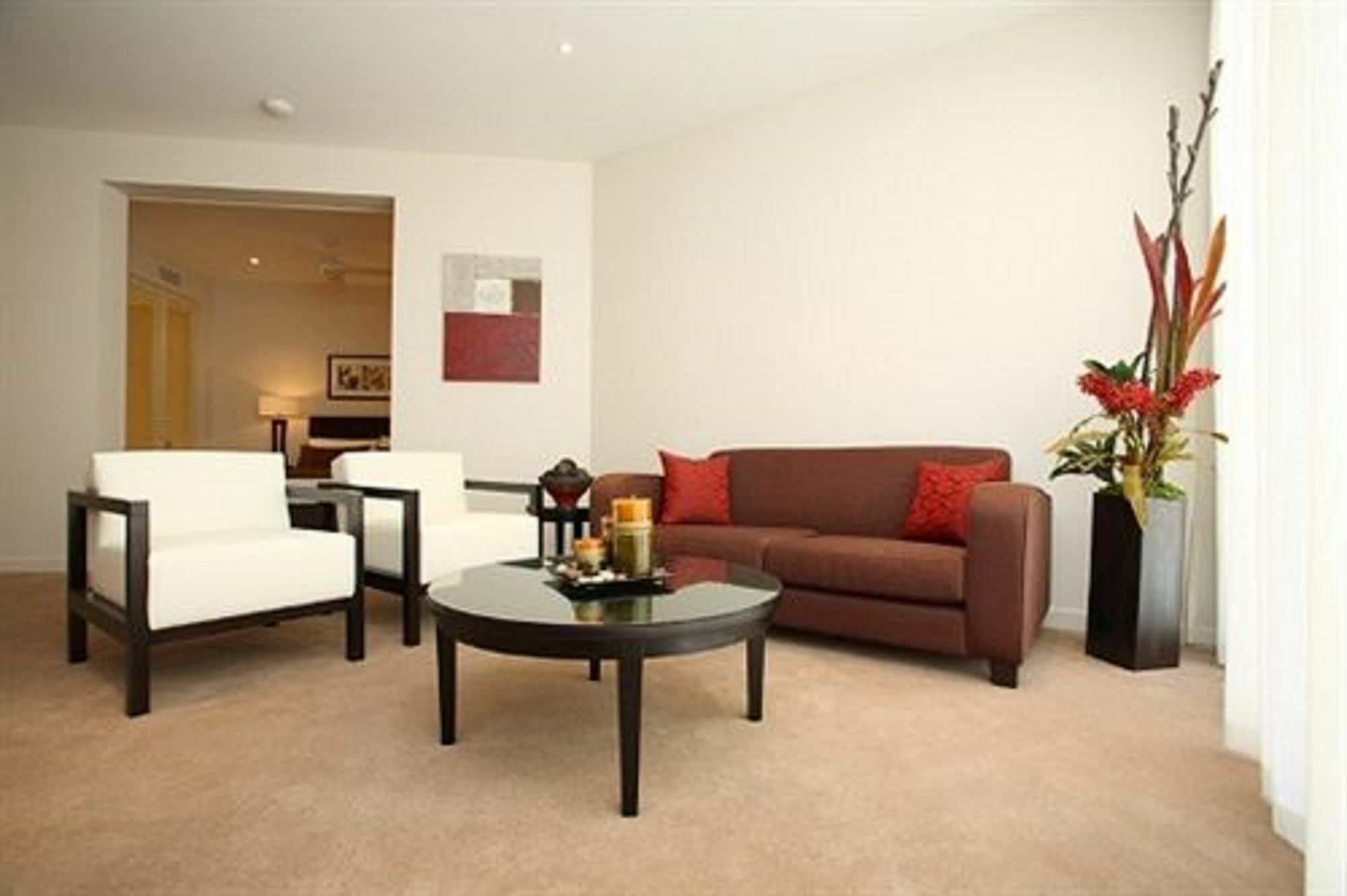 Grand Mercure Allegra Hervey Bay Kültér fotó A living room with carpet